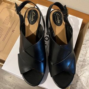 Women's Clark's Sandals Size 10M